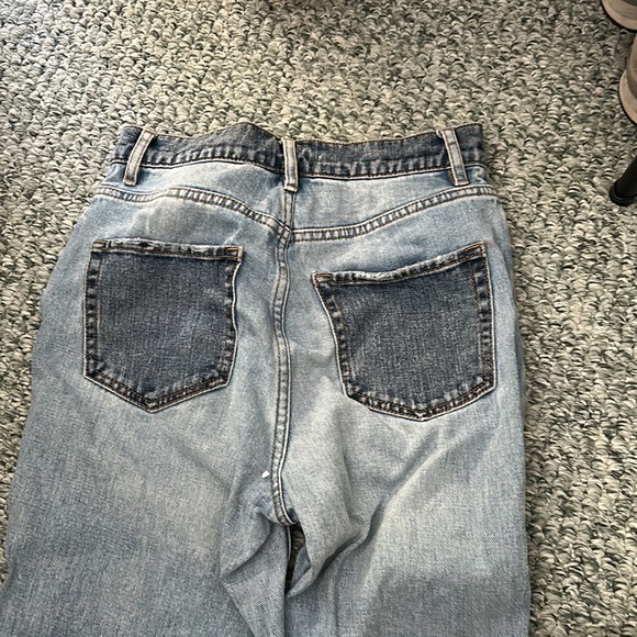 Mom Jeans - Picture 3 of 3
